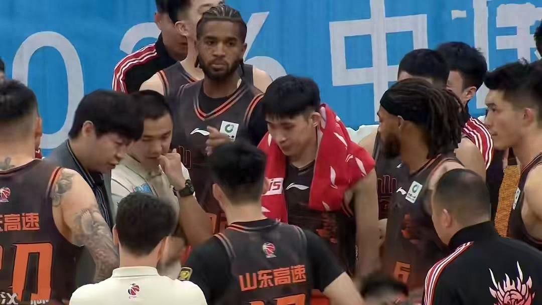 罗马诺：纽卡接近签下阿贾克斯18岁中场斯图尔，总价超2500万欧