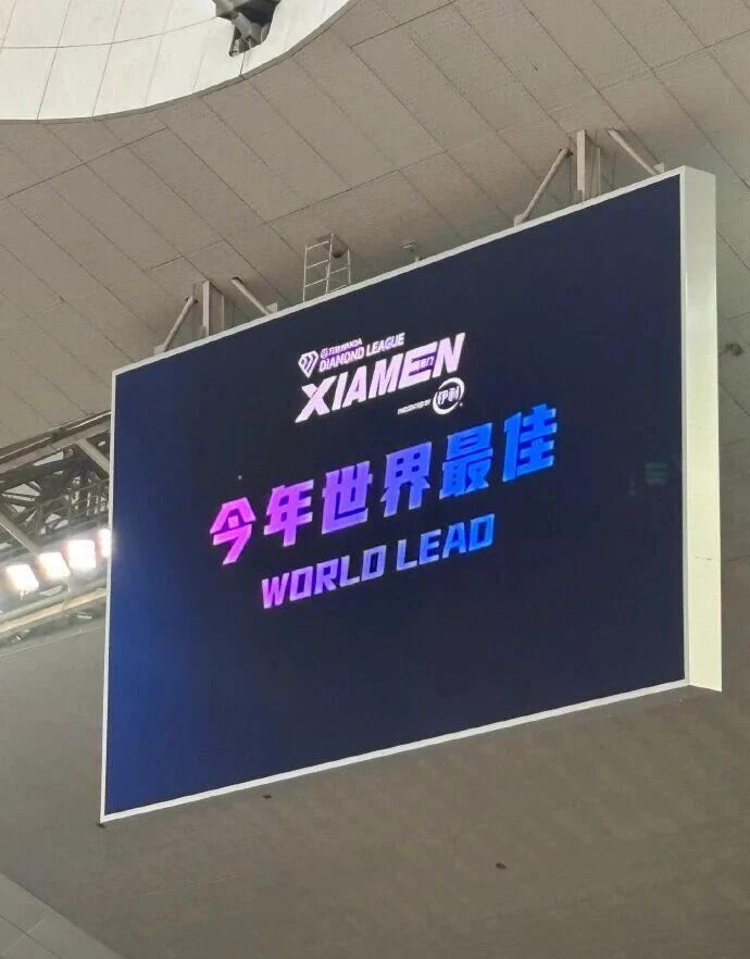 下滑得有点那快，卡塞米罗3次被过全场最高+5次丢失球权